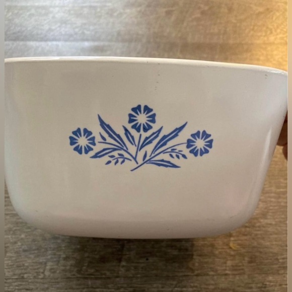 SOLD Corning Ware blue cornflower 1.75qt casserole dish - Picture 4 of 9